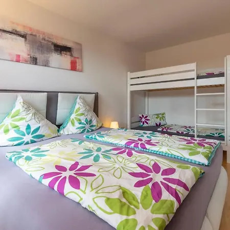 Big Family Apartment Ichenhausen